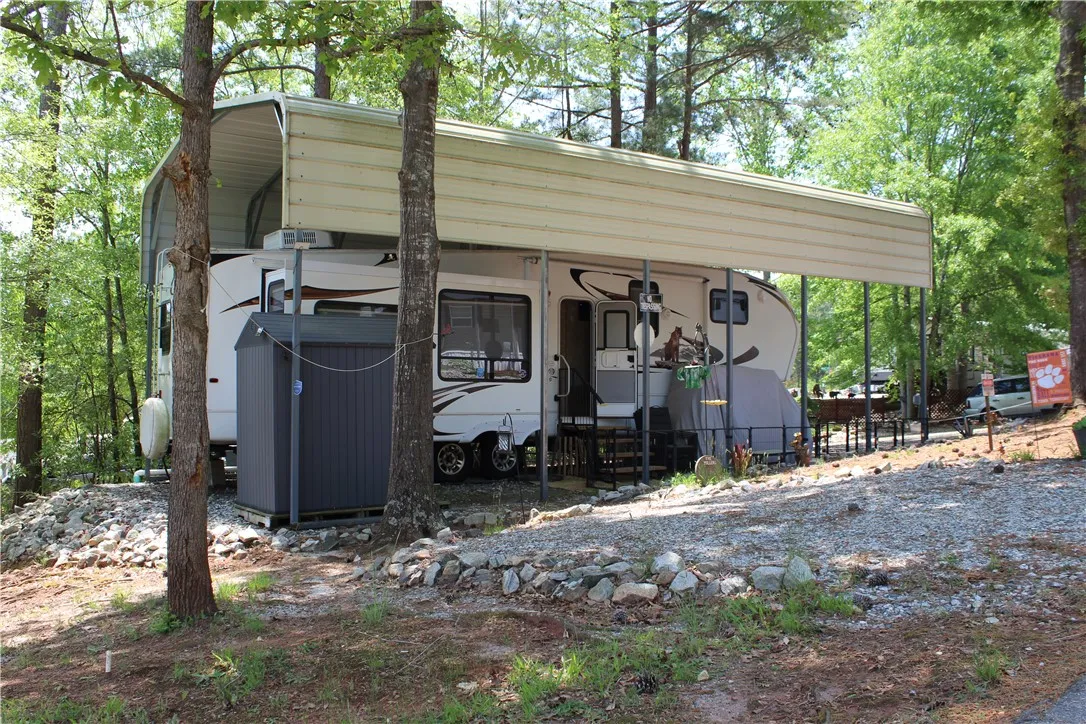 1114 Loch Lane