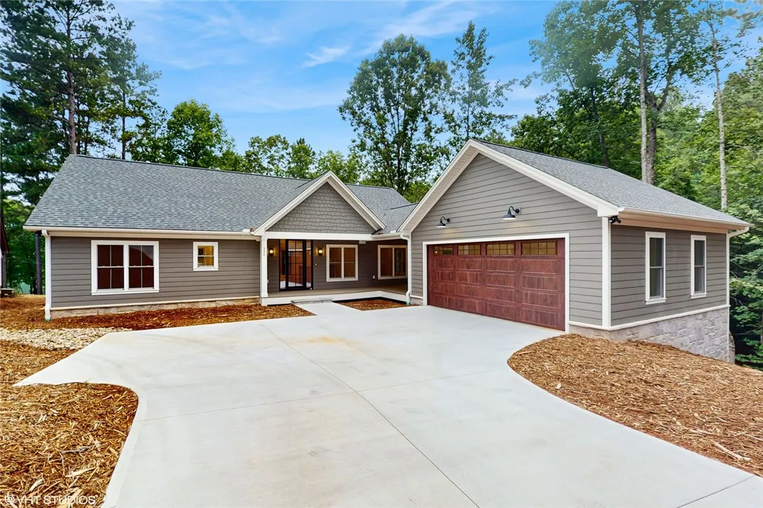 Highland Shores At Lake Keowee, Salem Community