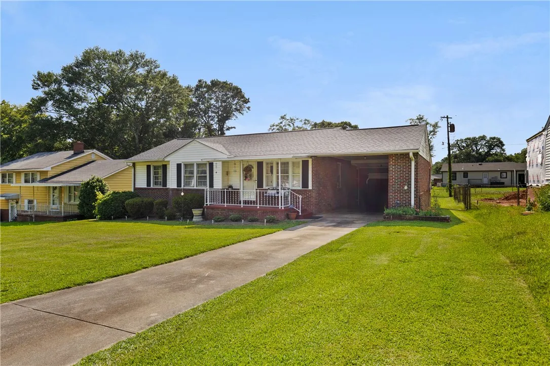 Property image 3 at 26 Farmington Road, Greenville, SC 29605