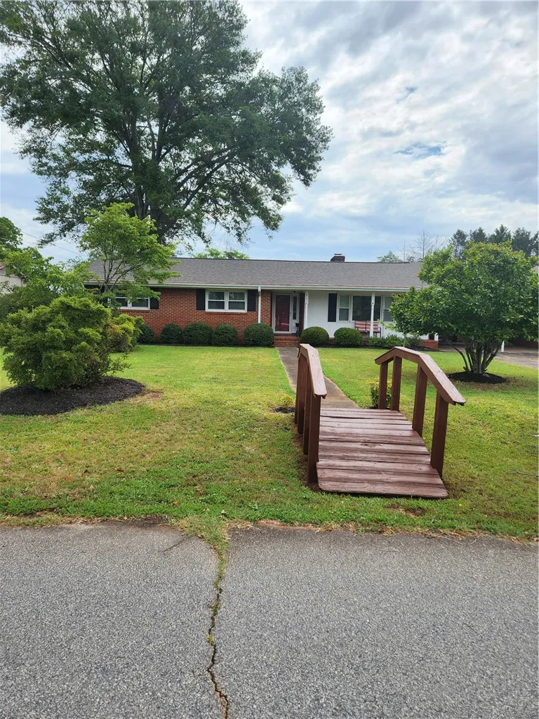 Property image 3 at 102 James Street, Easley, SC 29642