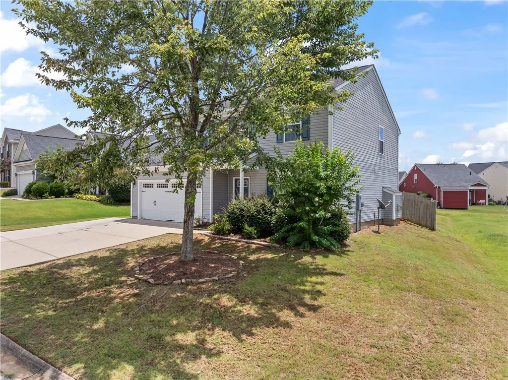 Property image 3 at 107 Young Harris Drive, Simpsonville, SC 29681