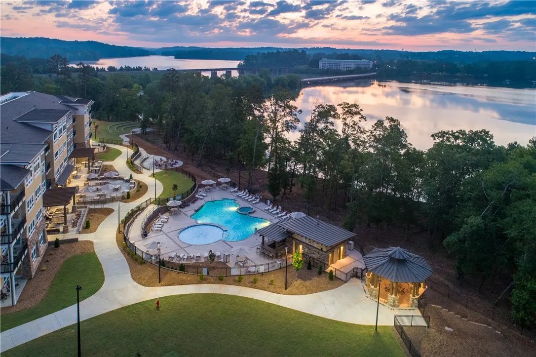 Lakeside Lodge-Clemson, Seneca Community