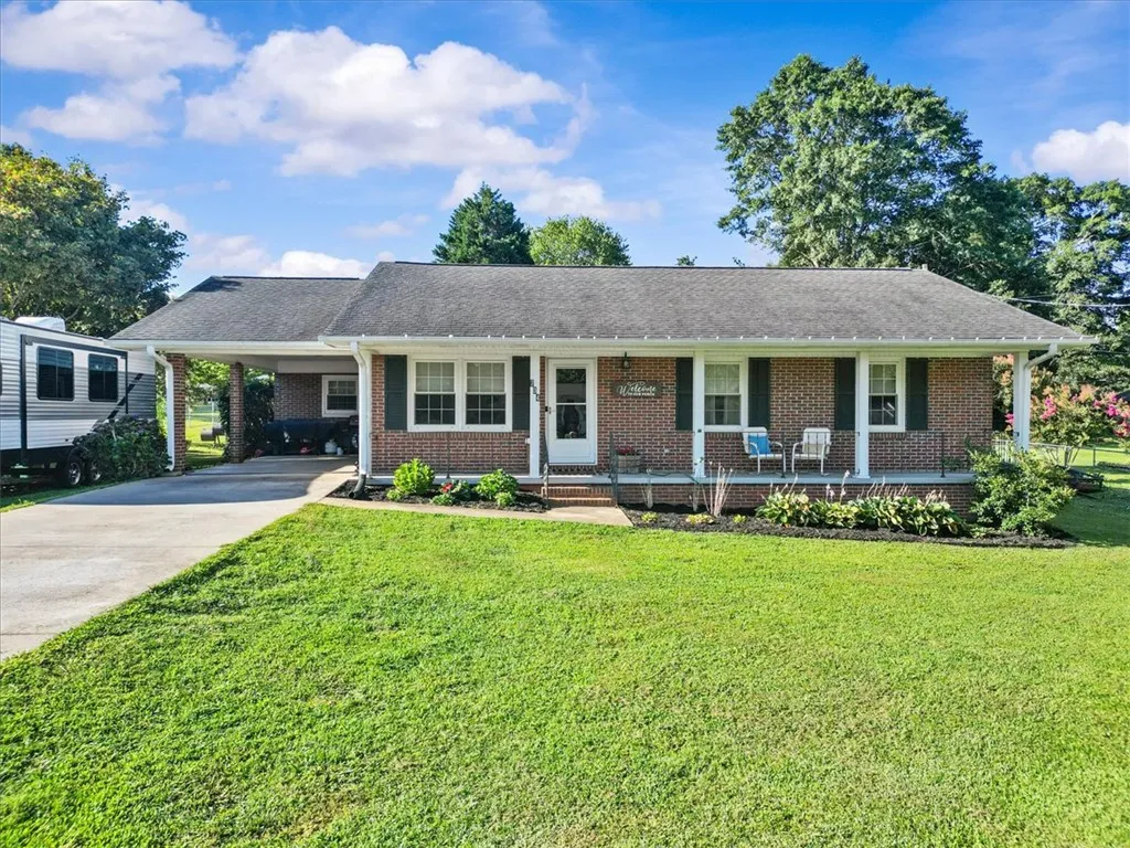 734 Tanglewood Drive