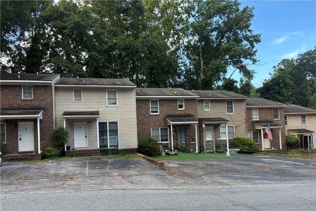 900 A Creekside Drive