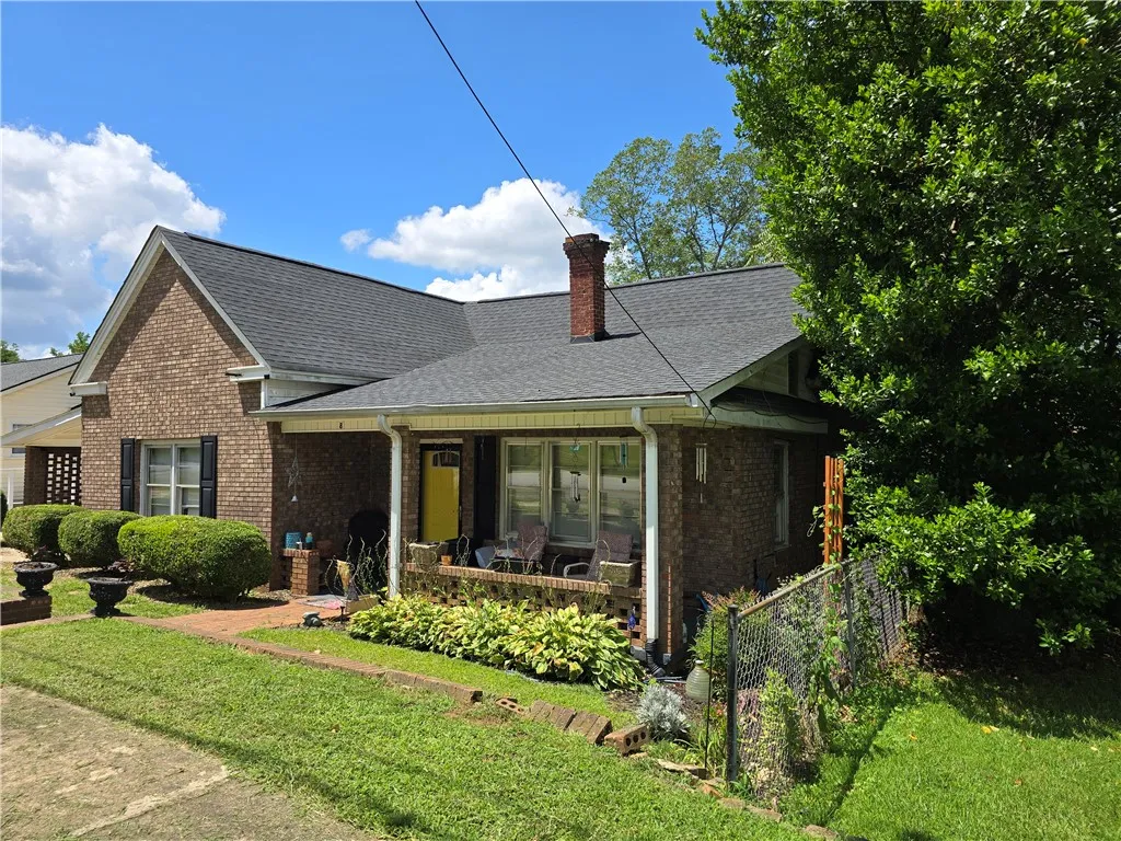 8 Lee Street