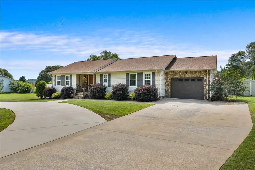 Property image 3 at 1521 Old Williamston Road, Piedmont, SC 29673