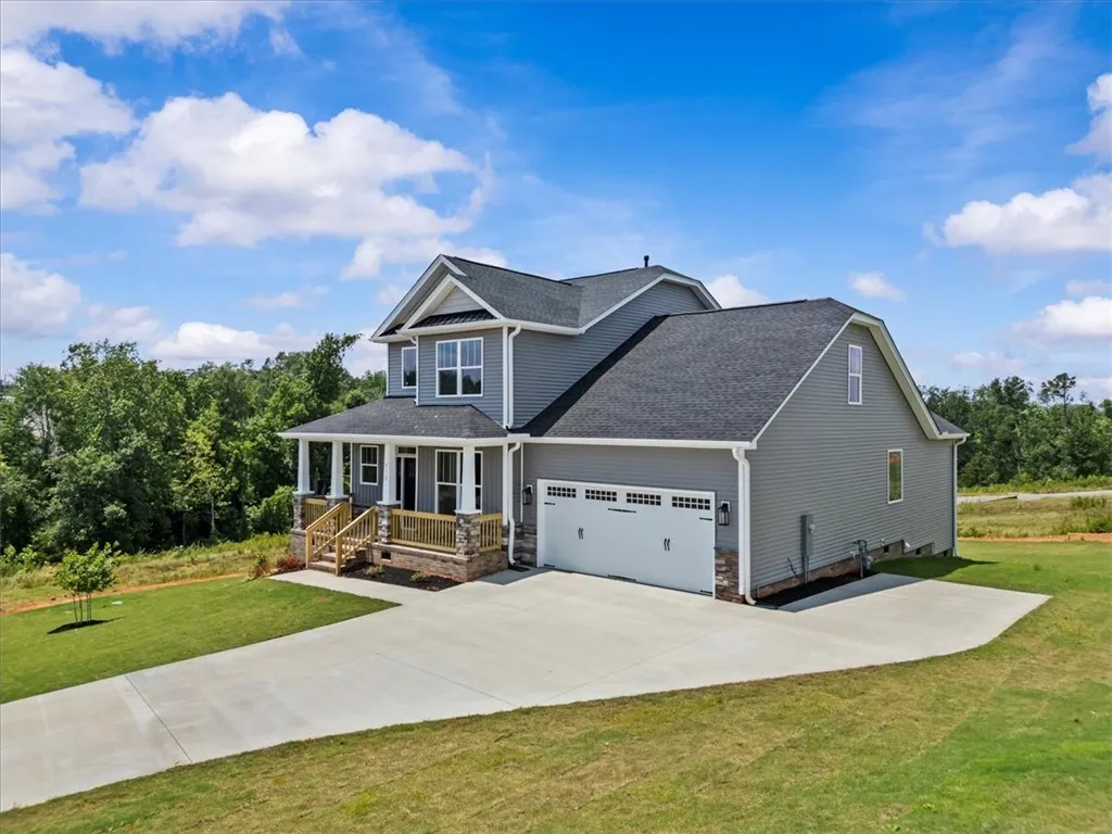 Property image 2 at 512 Broad Creek Court, Seneca, SC 29678