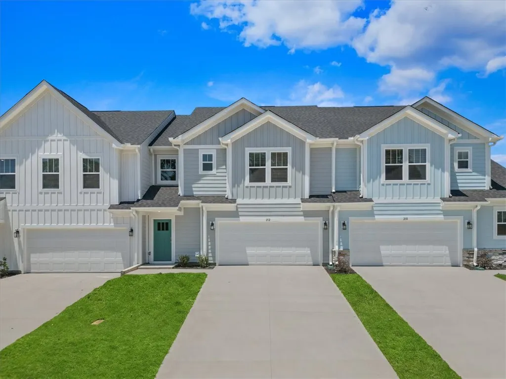 212 Leisure Lane