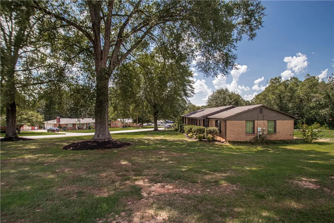 Property image 3 at 303 Robinall Drive, Easley, SC 29642