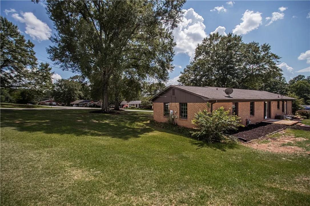 Property image 5 at 303 Robinall Drive, Easley, SC 29642