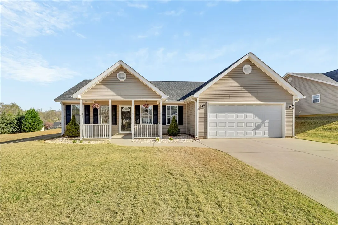 Westwood Pointe, Anderson Community