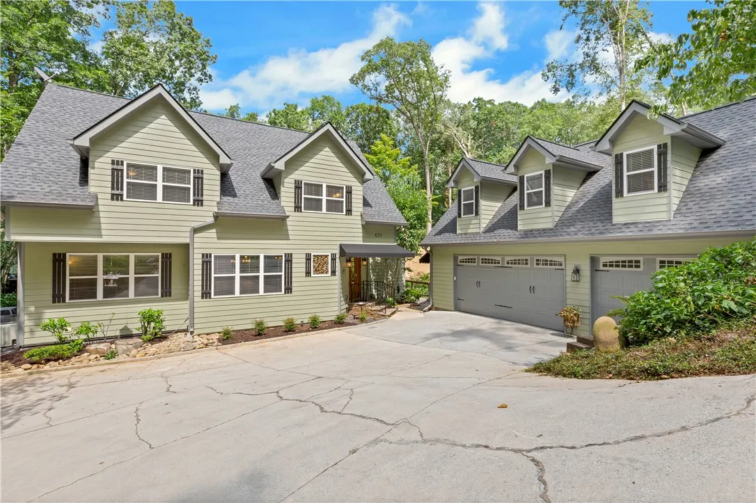 Pointe Wildwood, Seneca Community