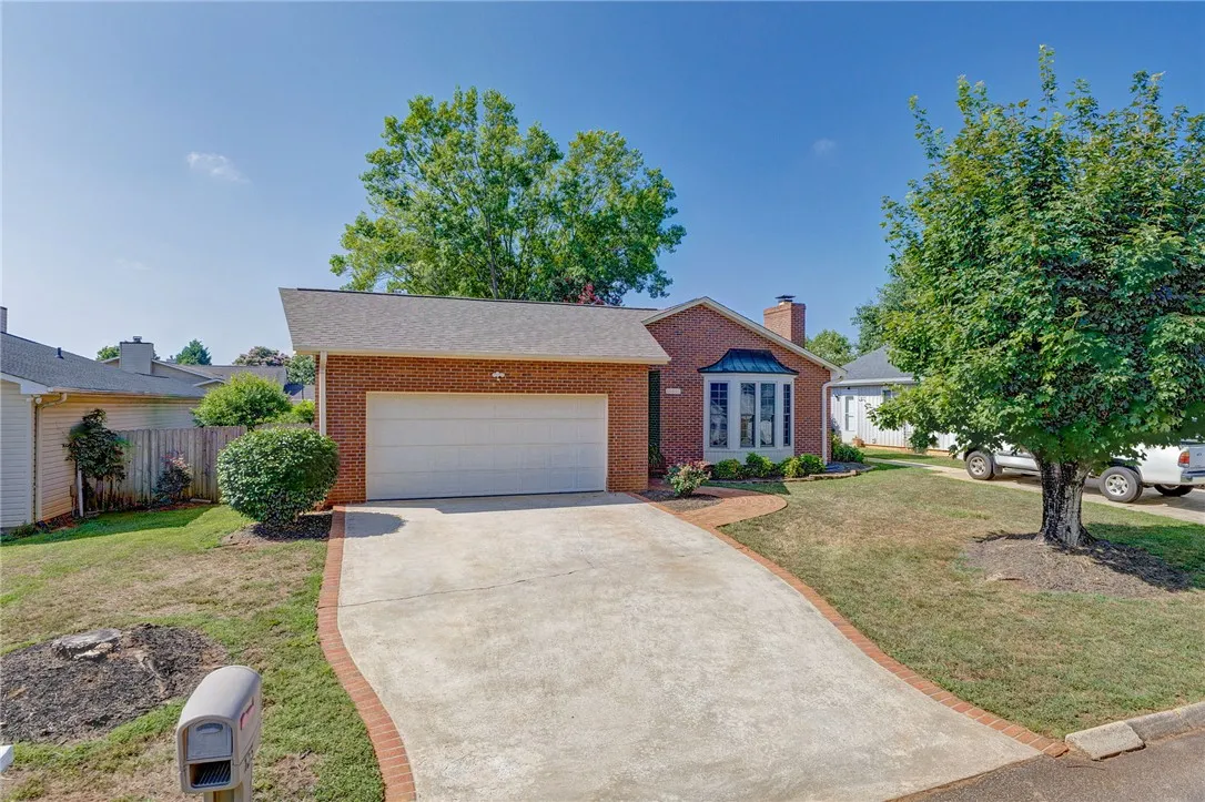 105 Flagstone Drive