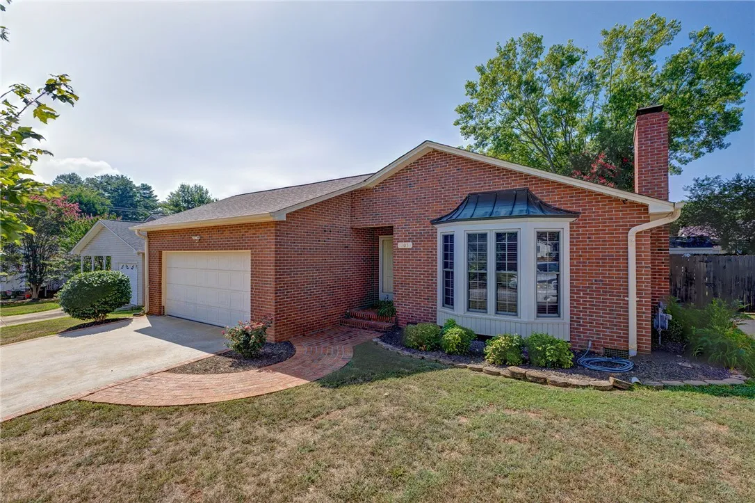 Property image 3 at 105 Flagstone Drive, Easley, SC 29642