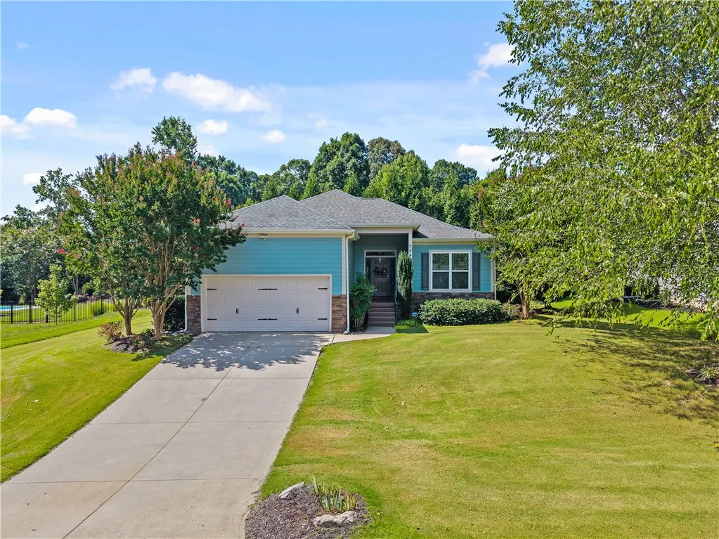 204 Lord Byron Lane
