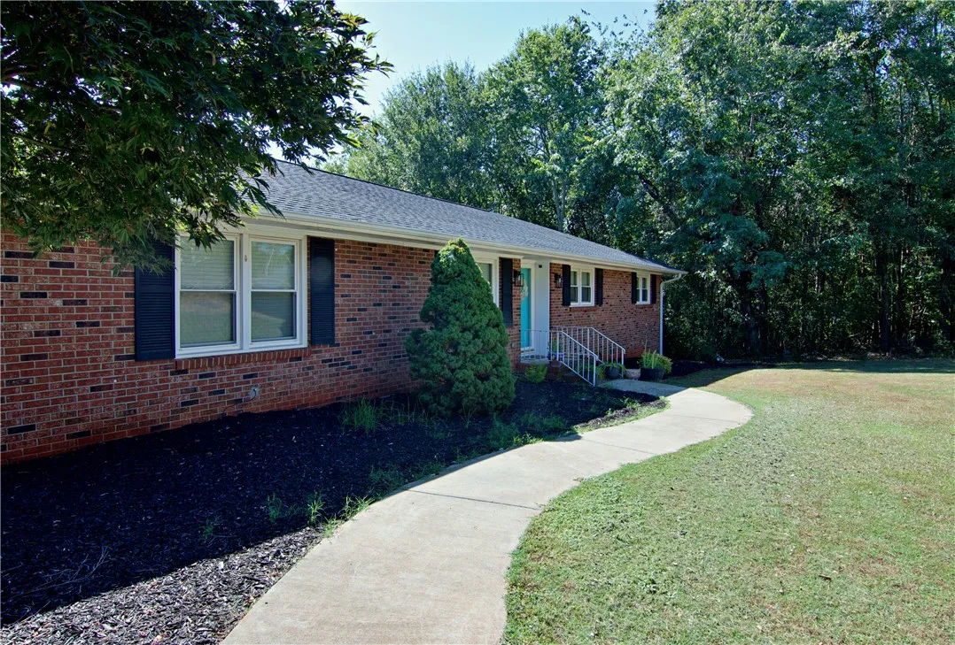 Property image 4 at 208 Springview Drive, Anderson, SC 29625