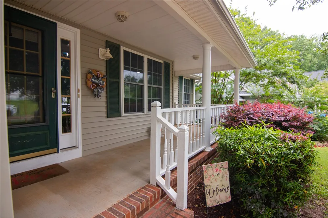 Property image 2 at 124 Grand Oak Drive, Pendleton, SC 29670