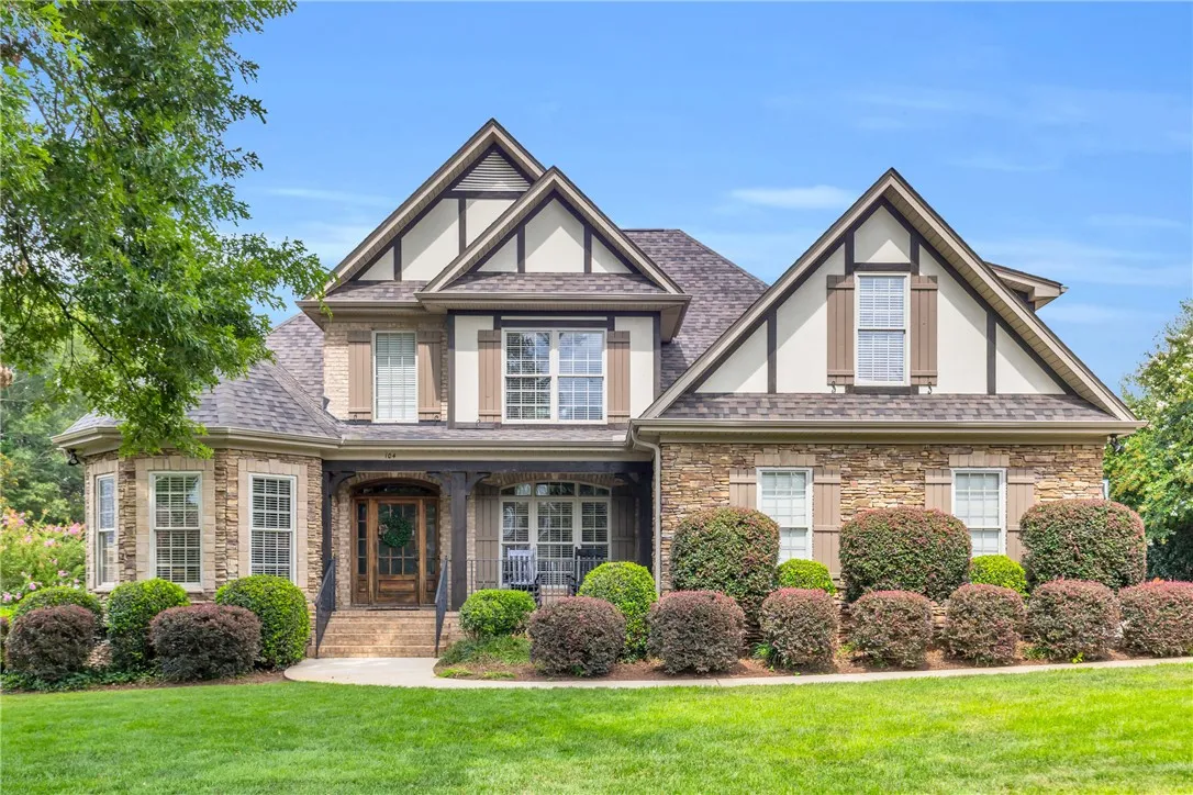 104 Ivy Woods Drive