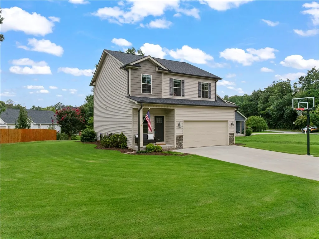 Property image 2 at 207 Ashwood Lane, Anderson, SC 29625