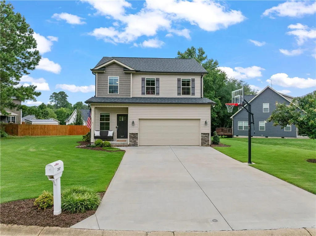 Property image 3 at 207 Ashwood Lane, Anderson, SC 29625
