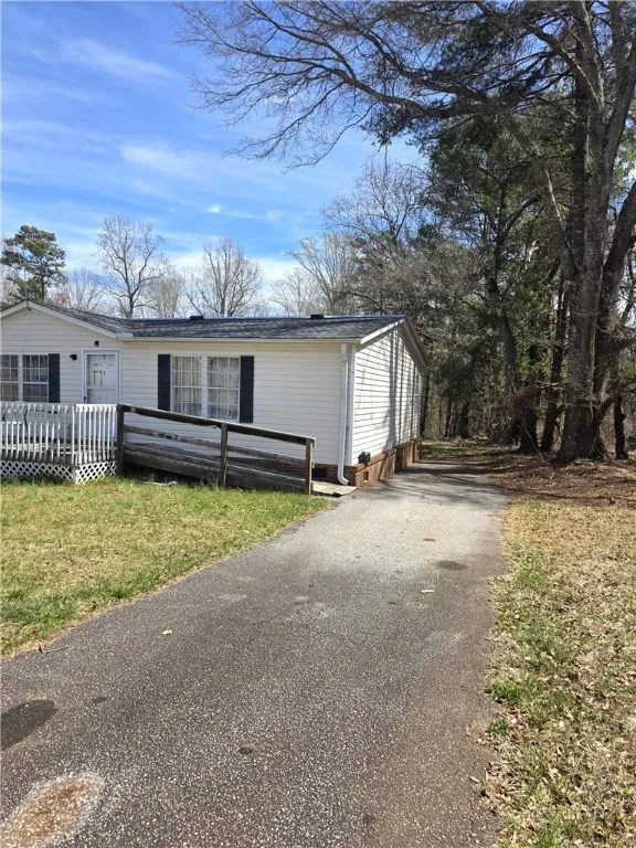 Property image 2 at 400 Roe Road, Greenville, SC 29611