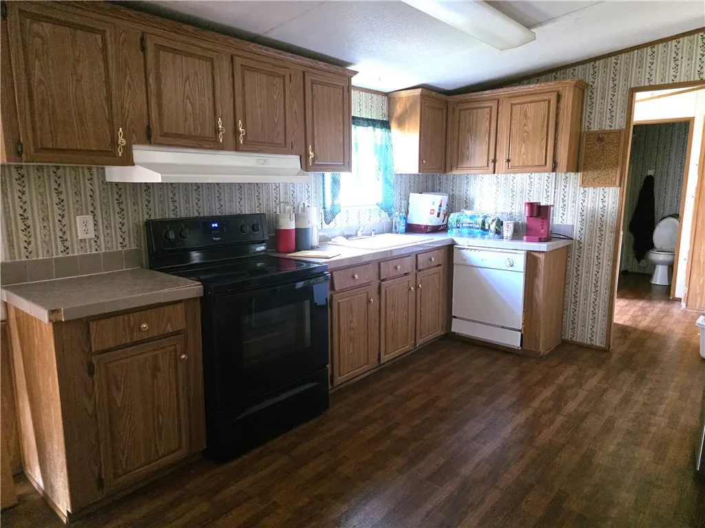 Property image 4 at 400 Roe Road, Greenville, SC 29611