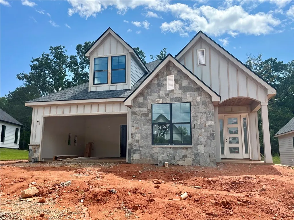 Kingswood Cottages, Clemson Community