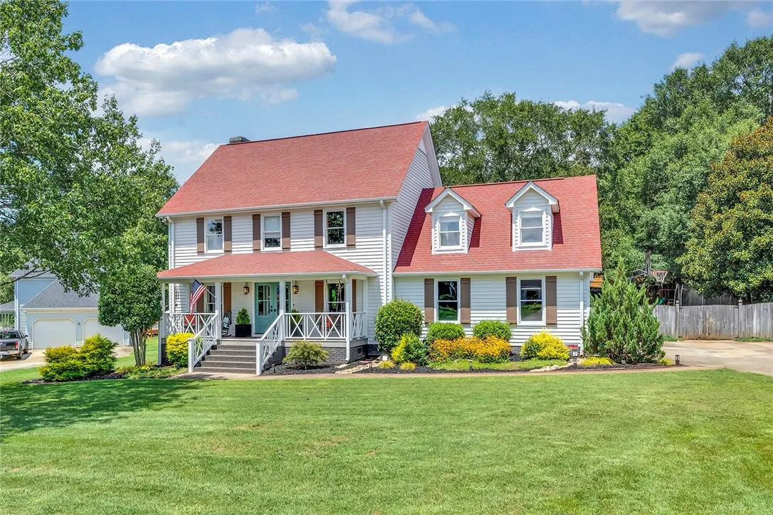 Wilson Place, Piedmont Community