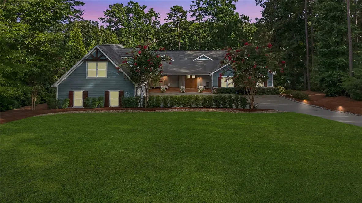 Pointe Harbor, Seneca Community