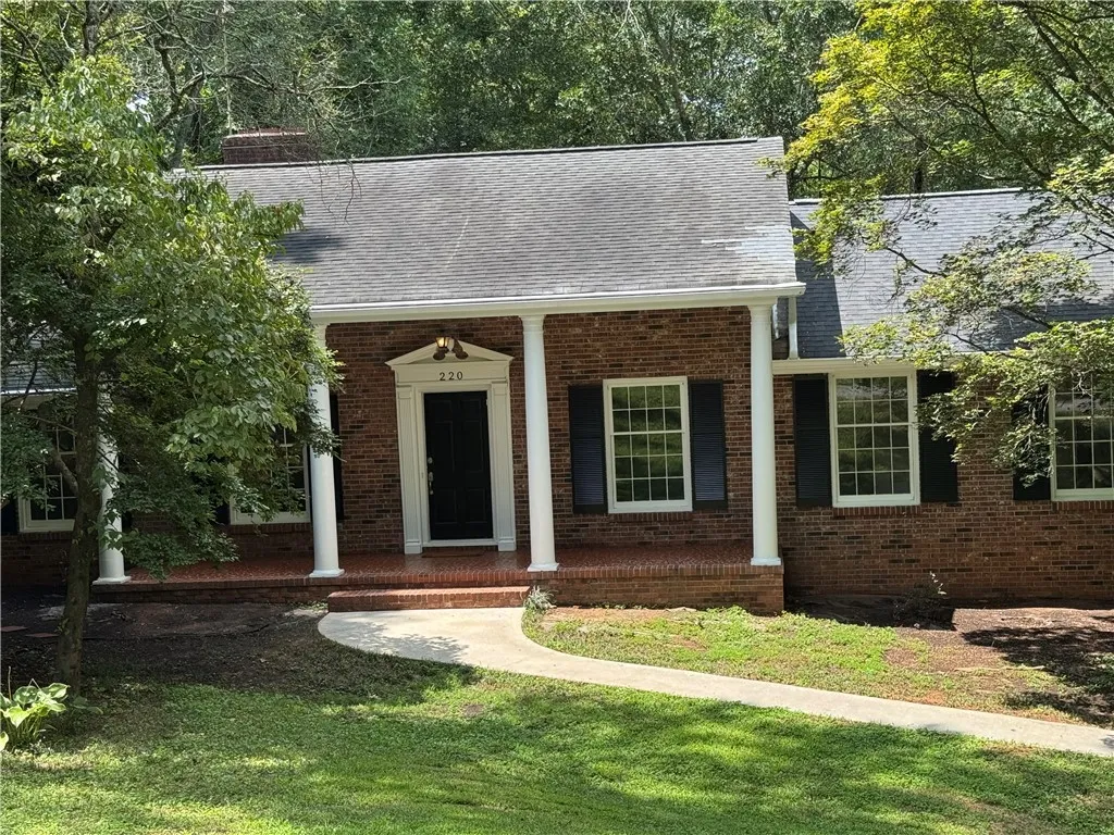 Property image 2 at 220 Camelot Road, Clemson, SC 29631
