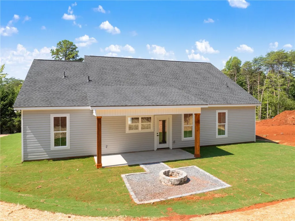 Property image 3 at 107 Mount Bay Drive, Westminster, SC 29693