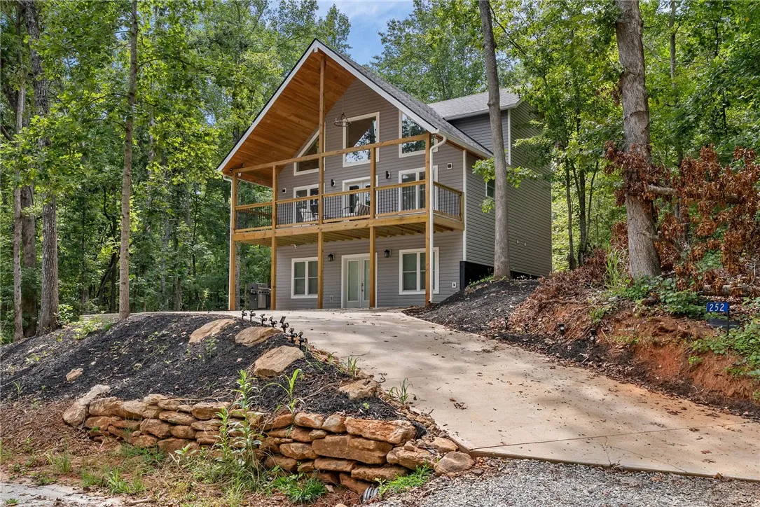 252 Dogwood Drive