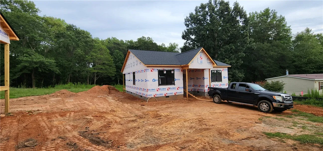 Property image 2 at 147 Highland Hills Drive, Campobello, SC 29322