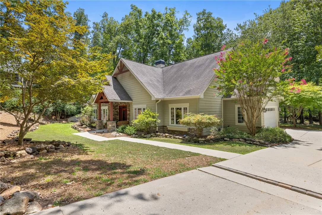 Property image 2 at 203 Hillview Drive, Seneca, SC 29672