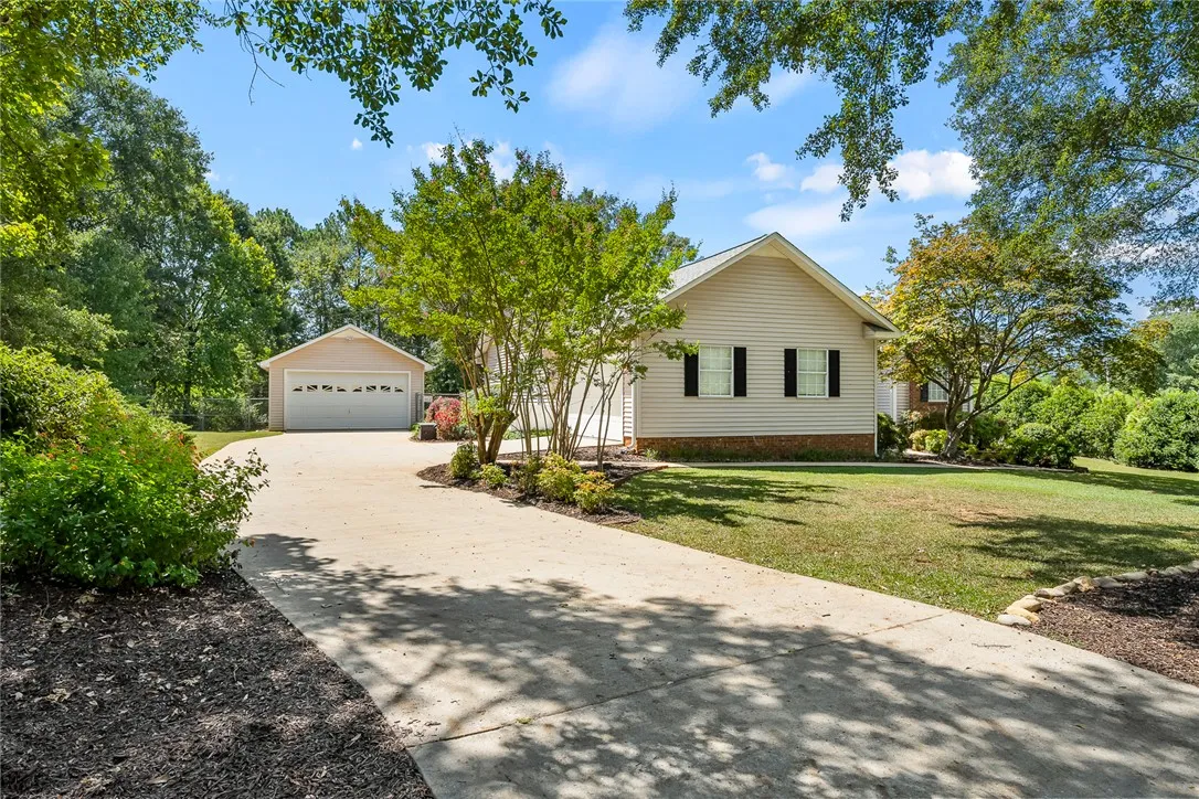 Property image 3 at 617 Walnut Way, Anderson, SC 29626