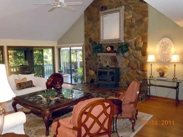 Property image 3 at 1493 Iroquois Drive, Seneca, SC 29672