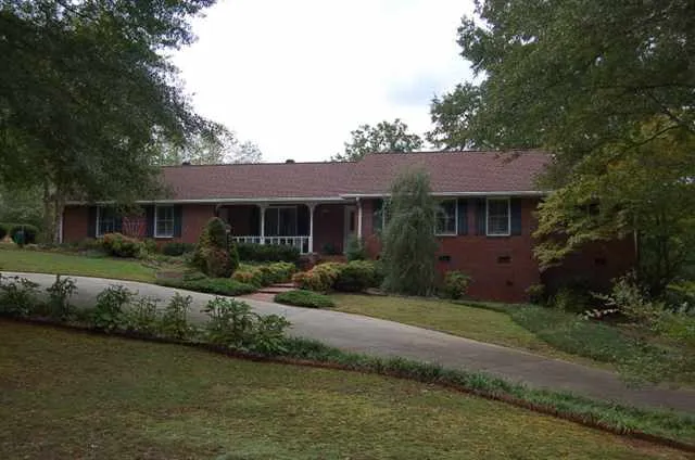 Property image 1 at 8 Elrod Drive, Williamston, SC 29697