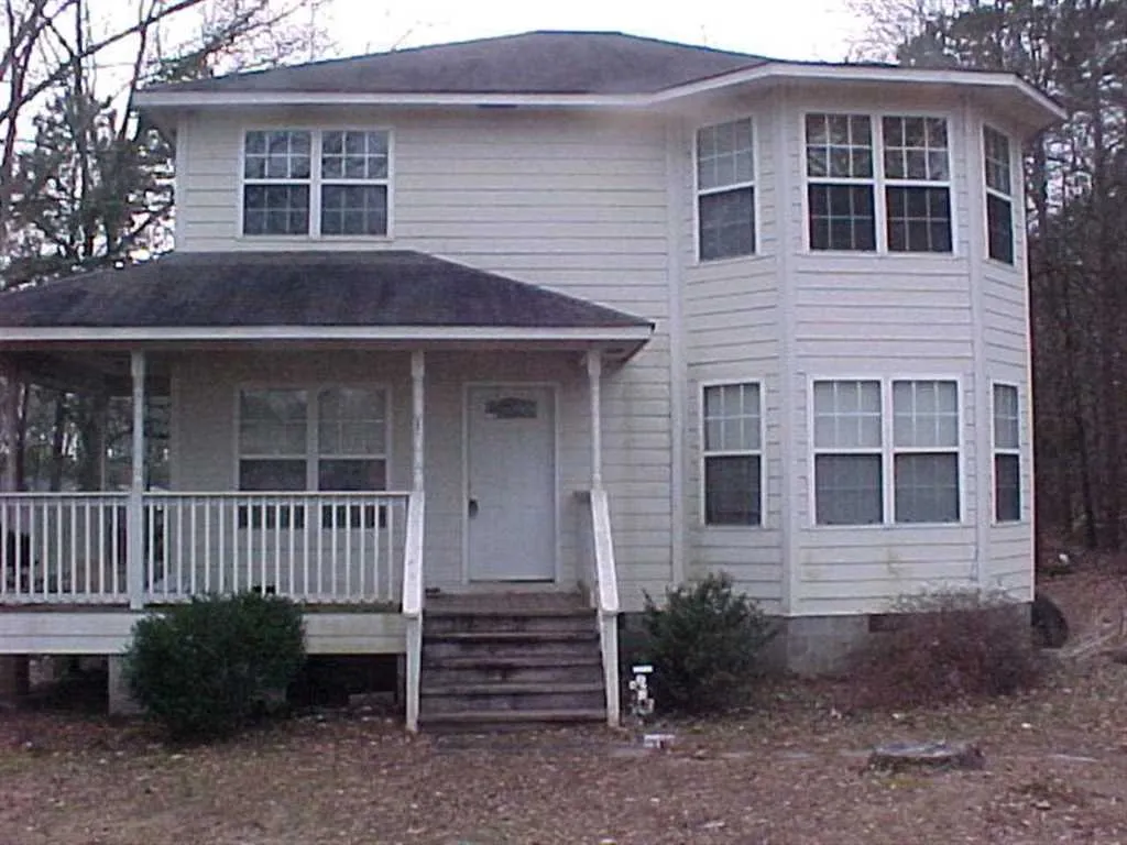 1351 Camelot Forest