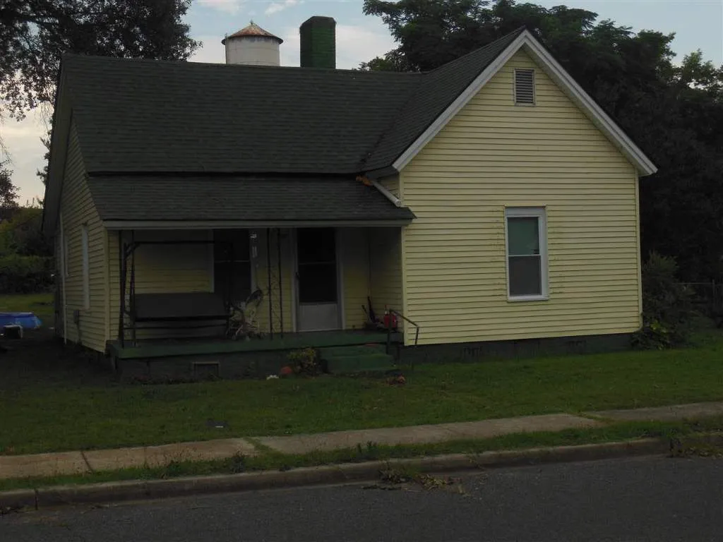 1107 E. FRONT Street