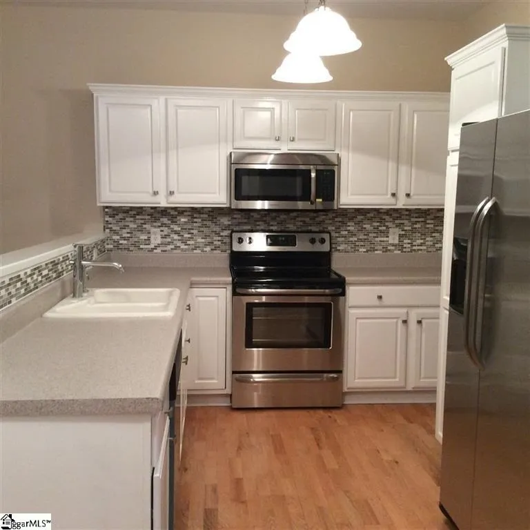 Property image 3 at 682 Ivybrooke Avenue, Greenville, SC 29615