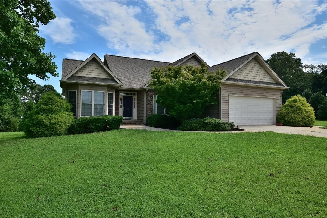 Property image 2 at 119 Falcons View Court, Walhalla, SC 29691