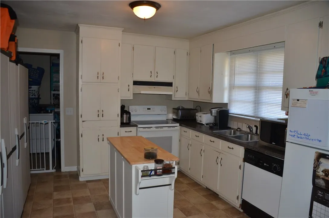 Property image 3 at 113 Walnut Street, Central, SC 29630