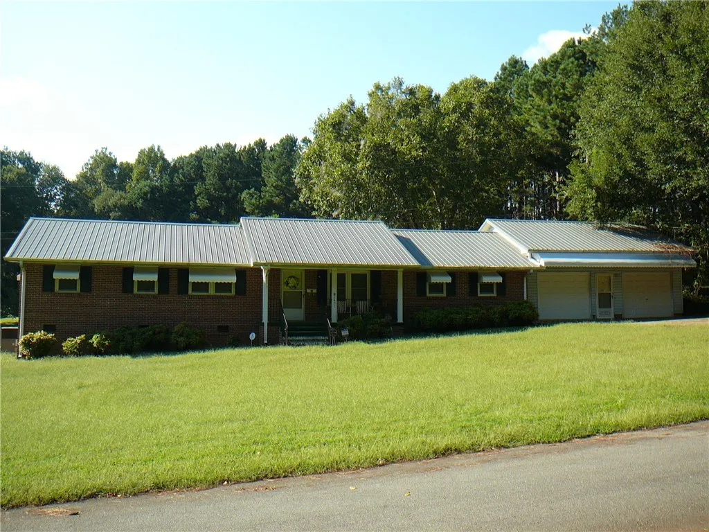 1407 Forest Lane