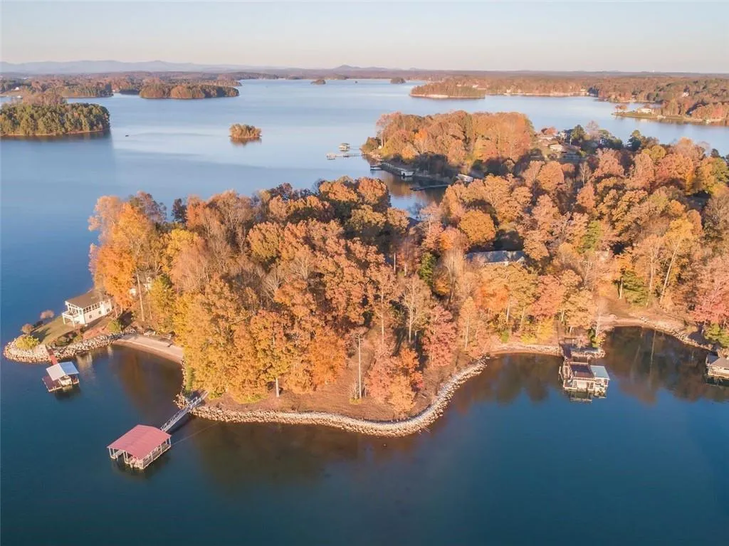 Property image 3 at 807 Marina Pointe Court, Seneca, SC 29672