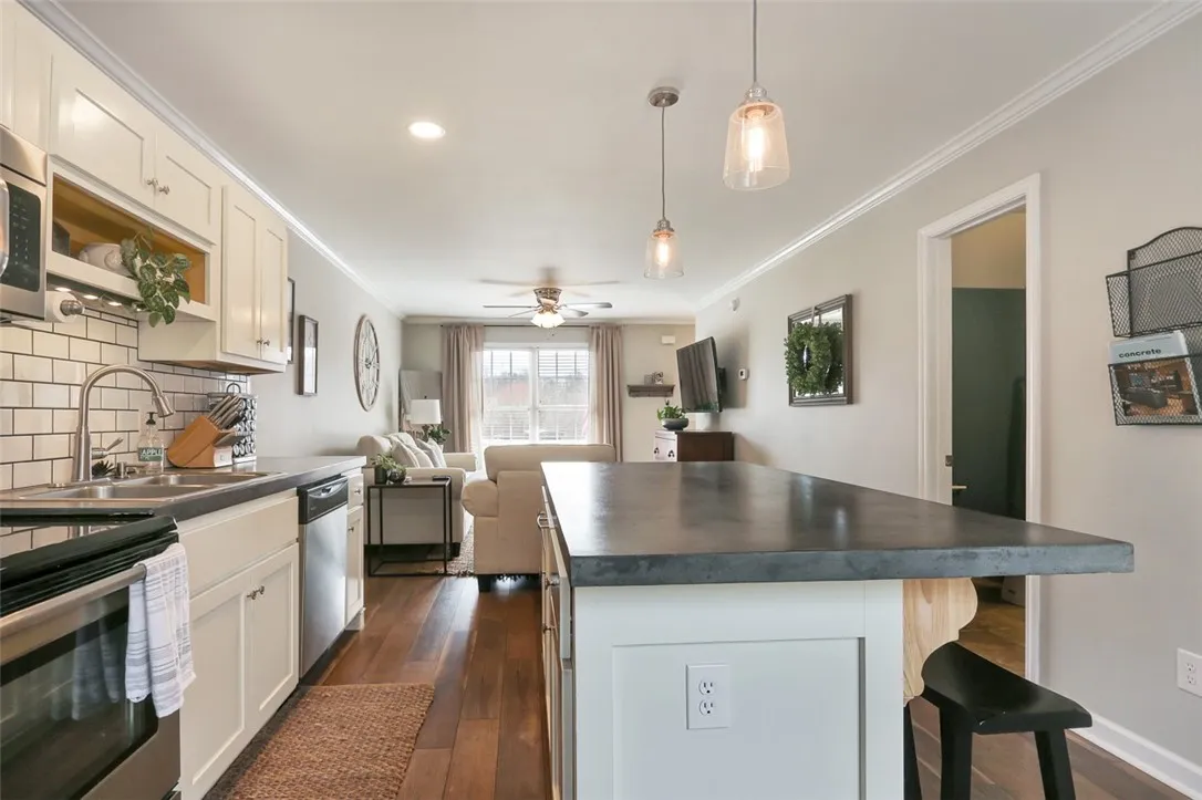Property image 3 at 222 River Oaks Circle, Piedmont, SC 29673