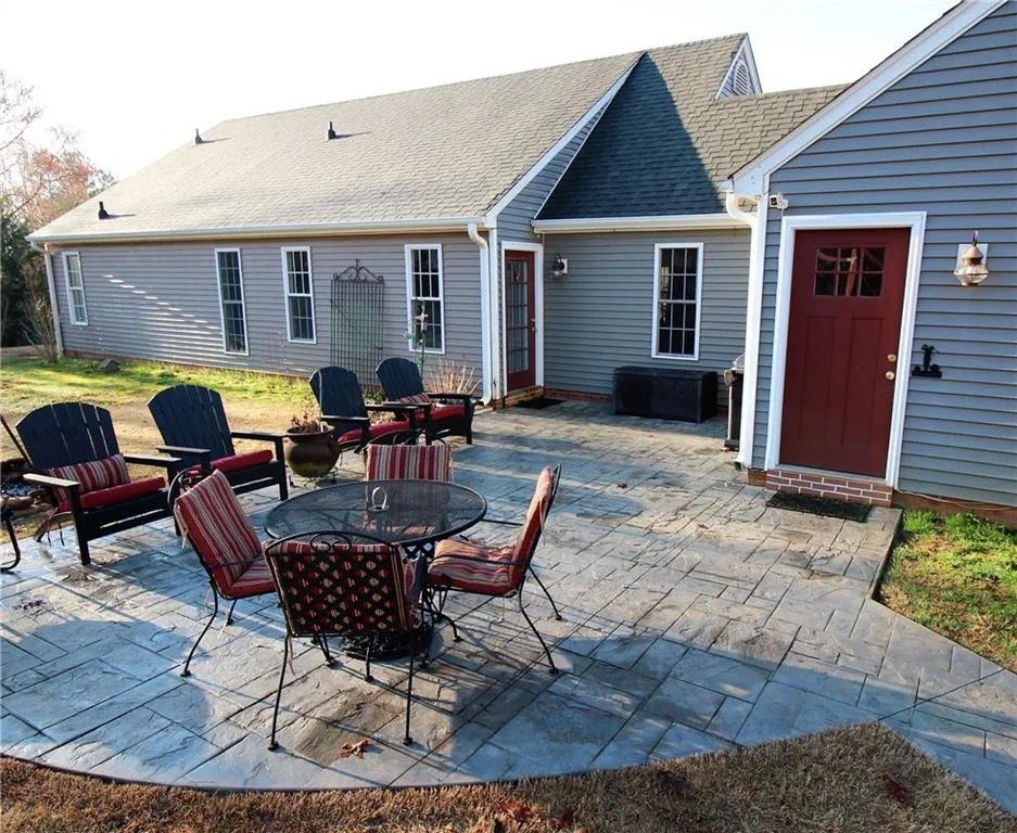 Property image 3 at 222 Valley Creek Drive, Westminster, SC 29693