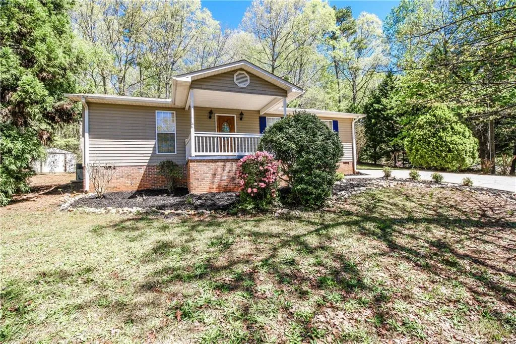 Property image 3 at 120 Breezewood Drive, Westminster, SC 29693