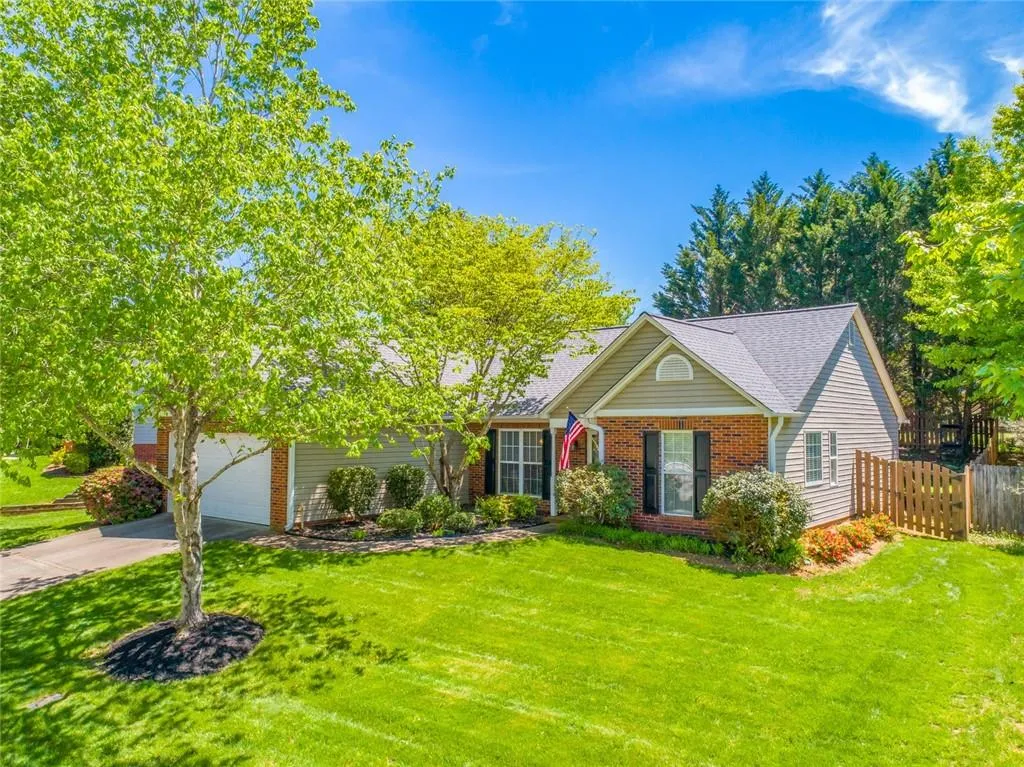 310 Riverside Chase Circle
