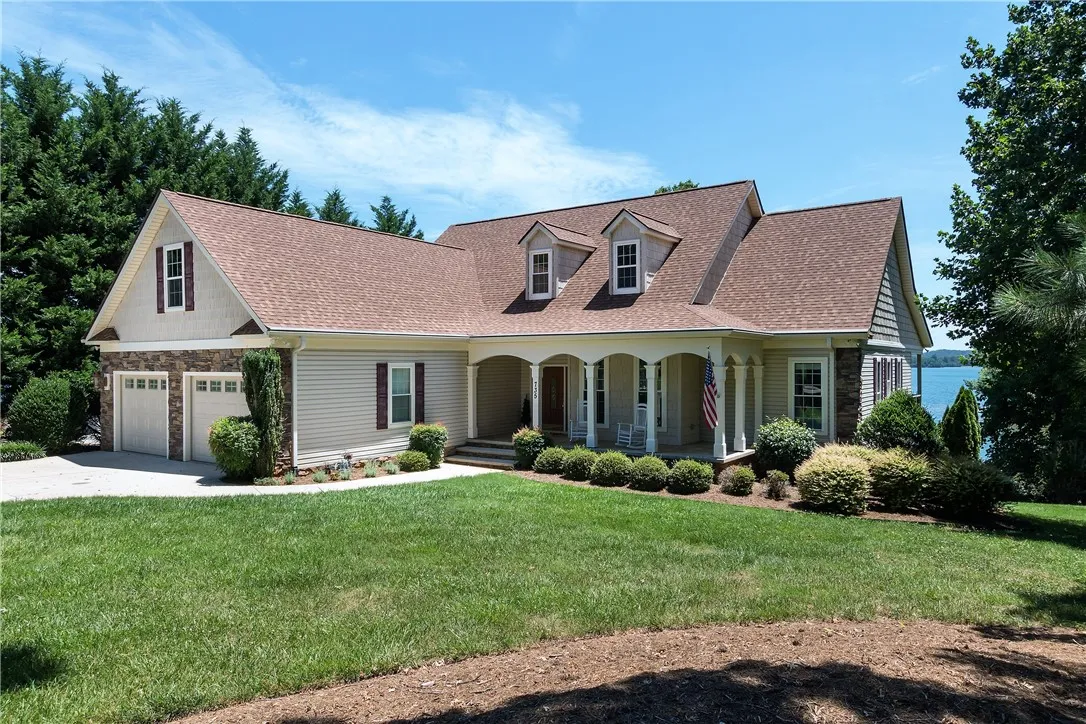 Property image 1 at 735 Navigators Point, Seneca, SC 29672