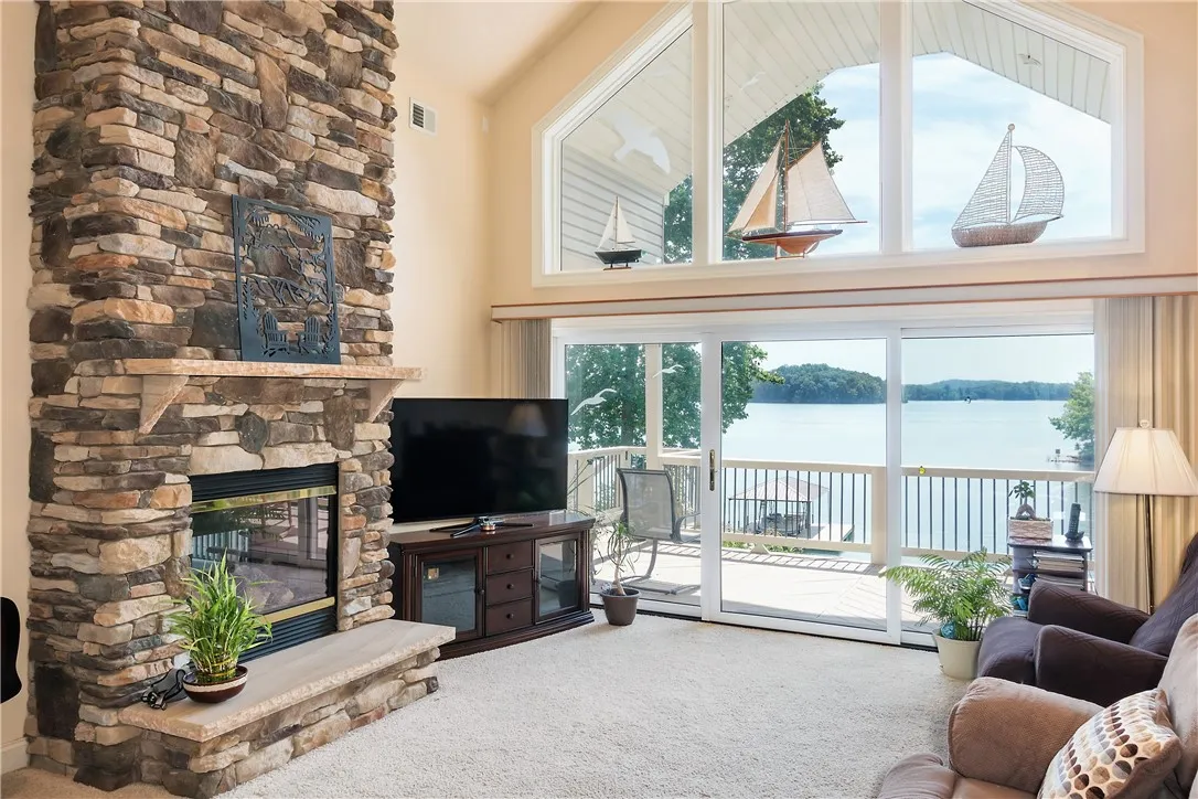 Property image 4 at 735 Navigators Point, Seneca, SC 29672